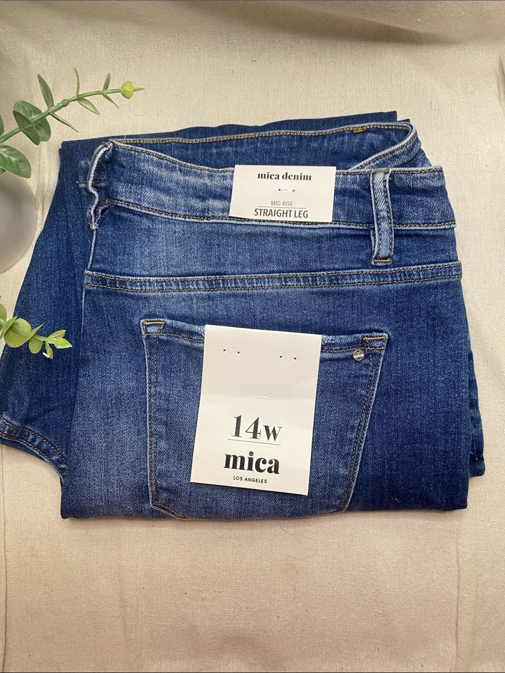 NWT Mica Denim Jeans Straight Leg Mid-Rise Jeans - Blue (14W)